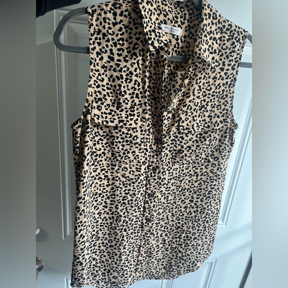 Equipment 100% Silk Cheetah Print Sleeveless Button Down Blouse Size Small - Picture 9 of 9